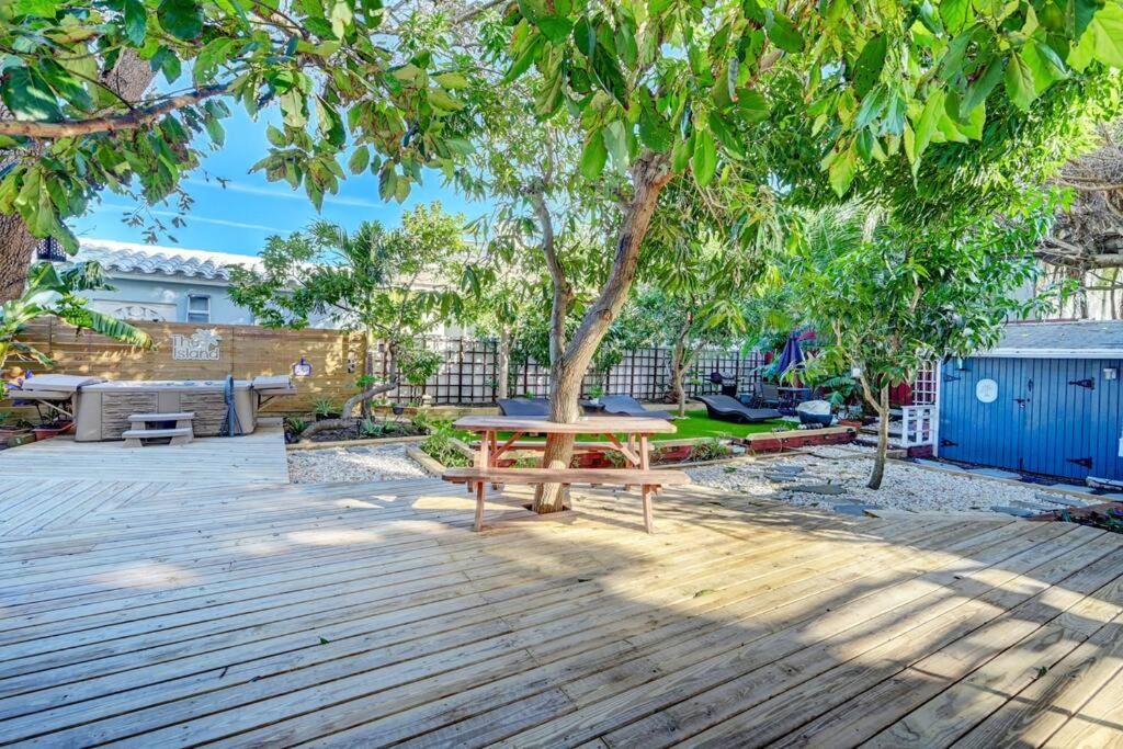 Garden Beach Studio @The Island Deerfield Beach Exteriör bild